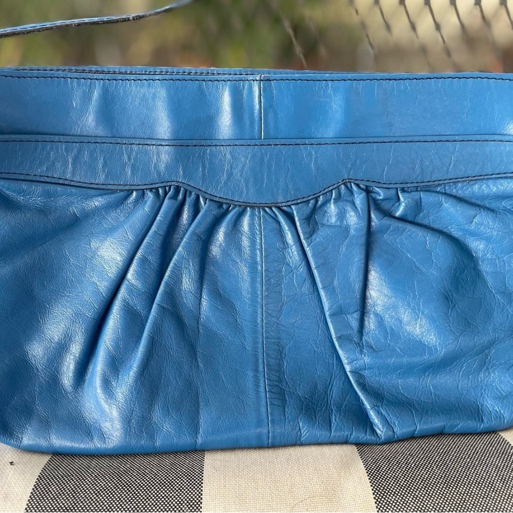 Elegant Blue Leather Shoulder Bag